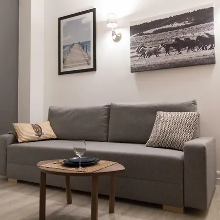 Hostnfly - Splendid New Modern Studio Arc De Triomphe Apartment Paris