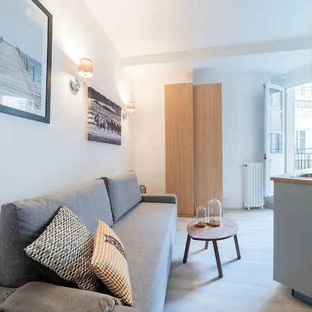 Hostnfly - Splendid New Modern Studio Arc De Triomphe Apartment *