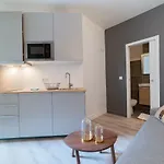 Hostnfly Apartments - Splendid New Modern Studio Arc De Triomphe